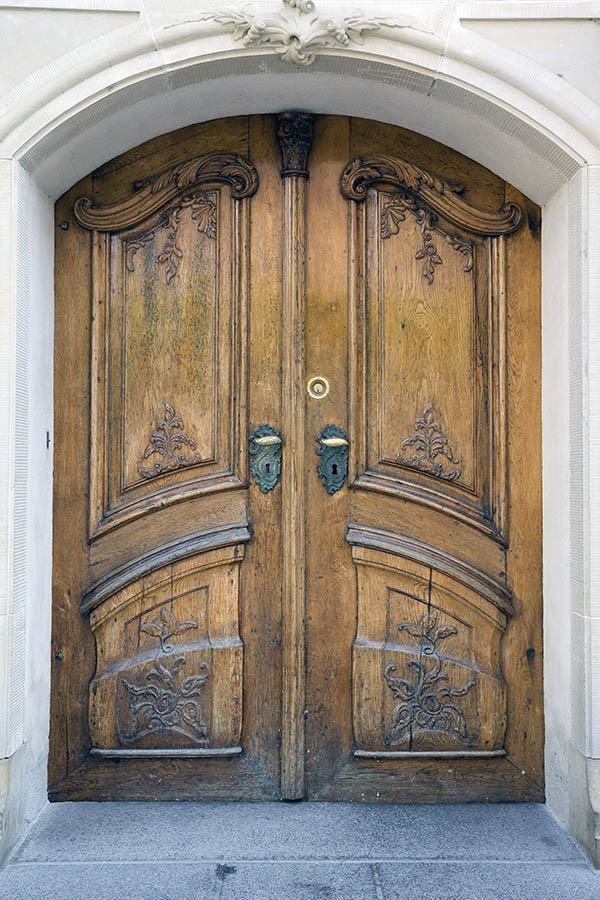 Photo 25031: Formed, carved, panelled, lacquered double door