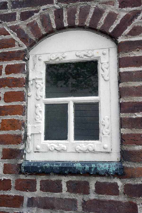Photo 25194: Little, formed, white window with three panes