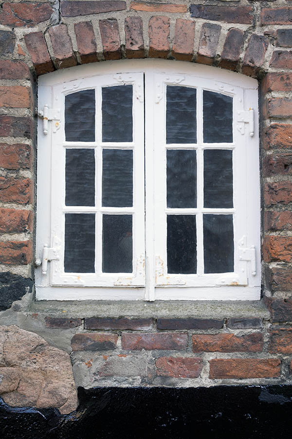 Photo 25334: Formed, white window with 12 blinded panes