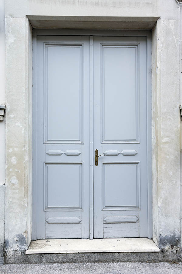 Photo 26180: Panelled, carved, grey double door