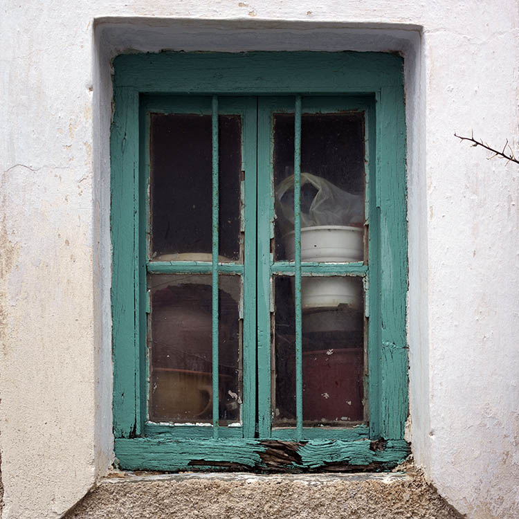 Photo 26693: Worn, green, grated window