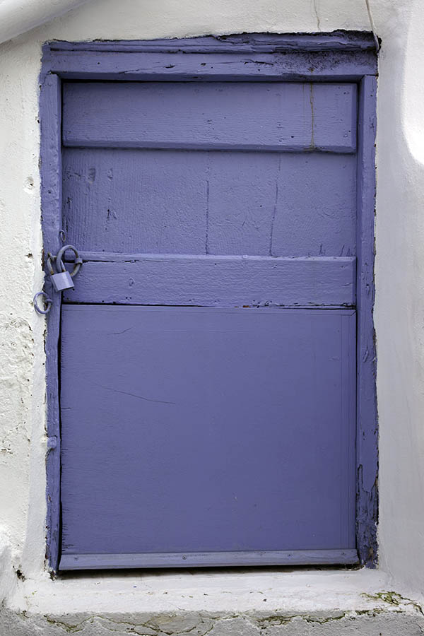 Photo 26733: Violet trapdoor with padlock.