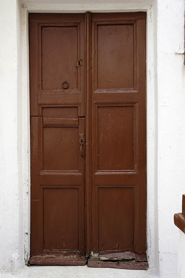 Photo 26738: Narrow, panelled, brown double door