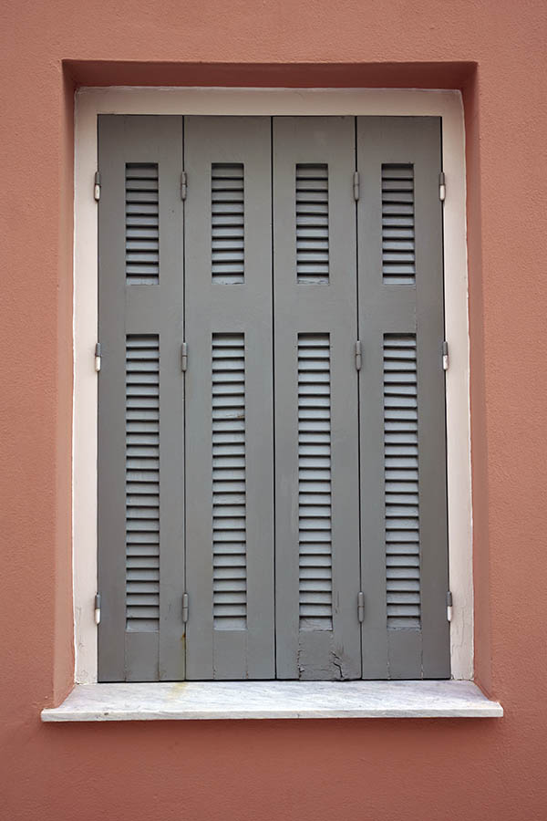 Photo 26830: Narrow, folded, grey double shutters