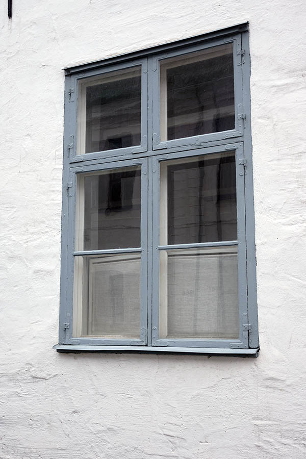Photo 26987: Teal window with four frames and six panes