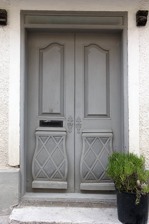Photo 27164: Panelled, carved, grey double door