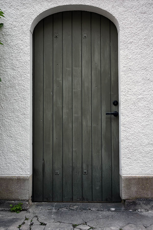Photo 27188: Formed, green door of boards
