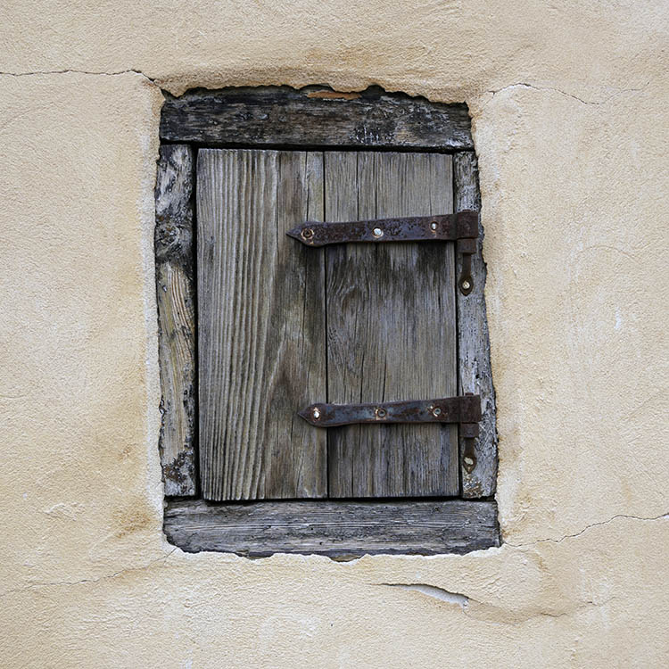Photo 27235: Unpainted, grey trapdoor