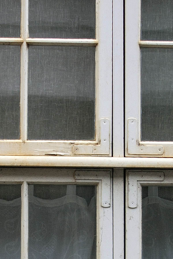Photo 01478: White window with four frames and 24 panes