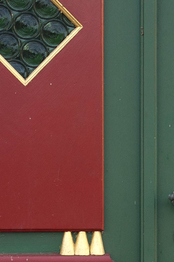 Photo 03543: Red and green double door with golden decorations
