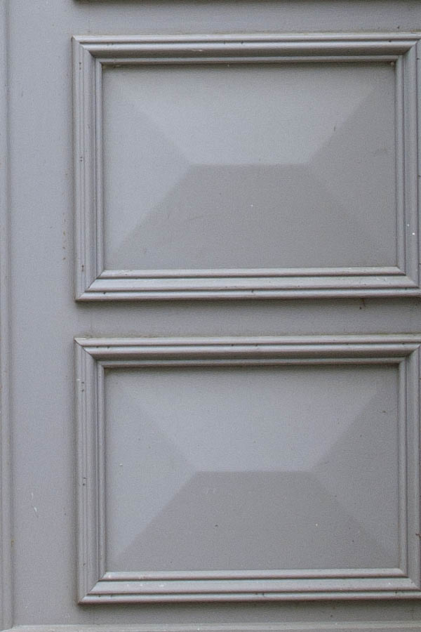 Photo 07110: Panelled, grey double door with top window