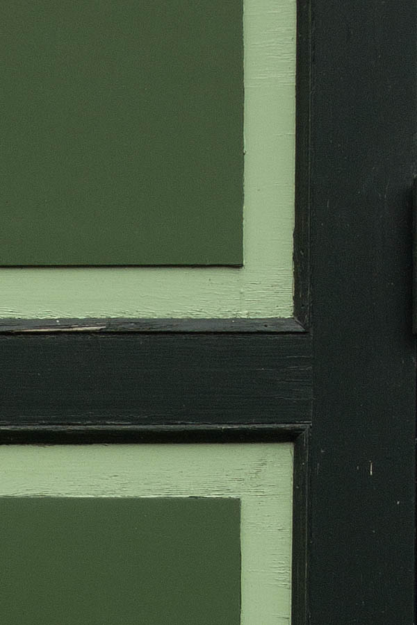 Photo 07782: Panelled, black and green door