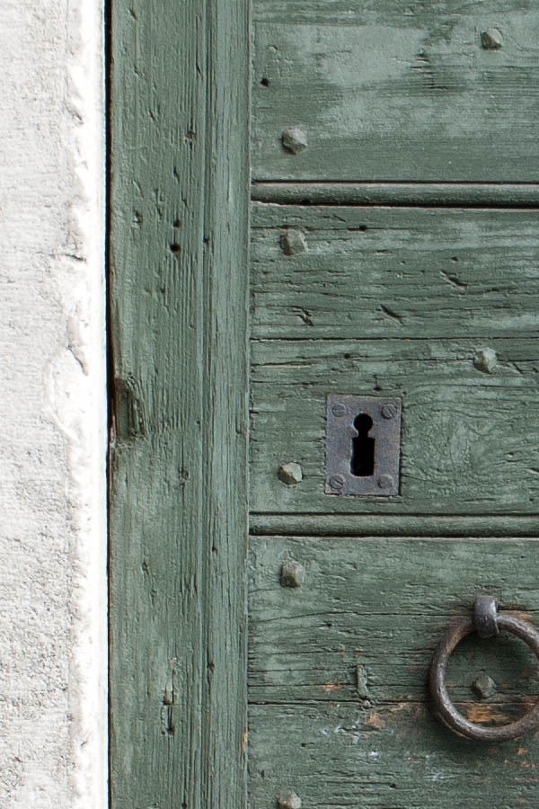 Photo 08048: Green door made of planks