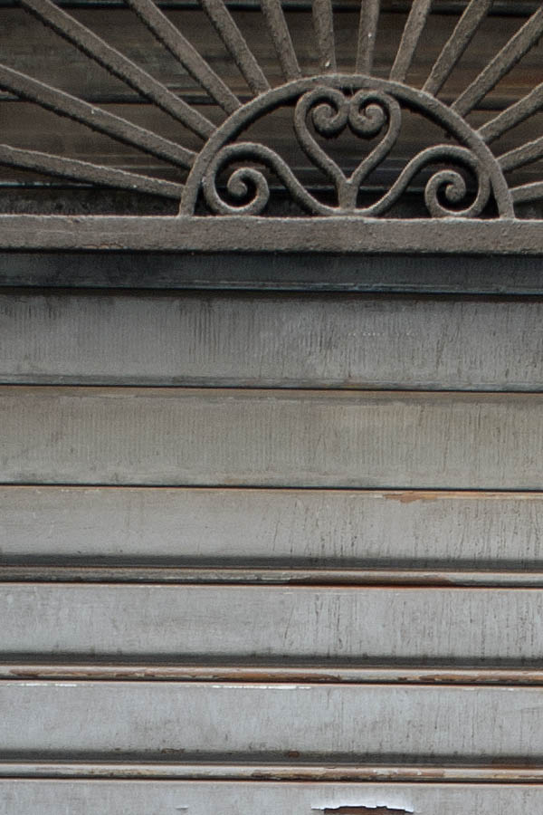 Photo 08064: Grey security shutter with latticed fan light