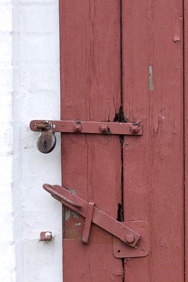 Photo 08299: Red door made of planks