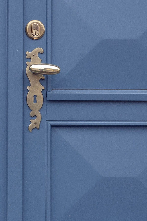Photo 08350: Panelled, blue double door with top window