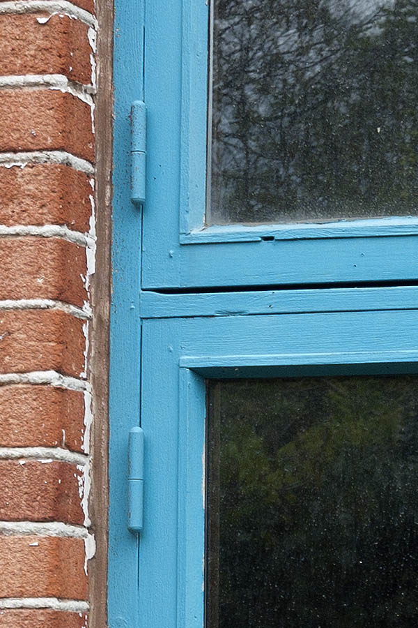 Photo 08425: Blue window with four frames