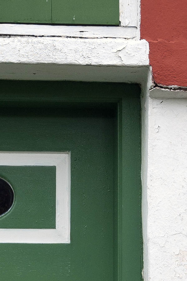 Photo 09814: Panelled, green and white door with oval door light