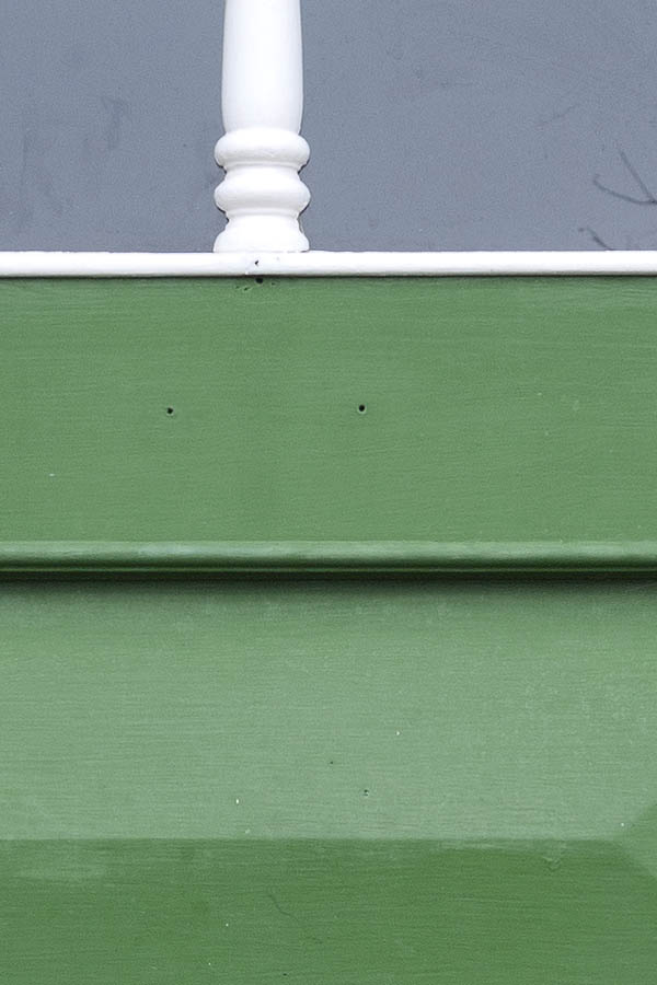 Photo 09887: Panelled, green door with Sønderho door light