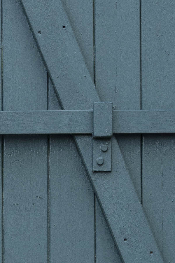 Photo 10029: Teal shutters