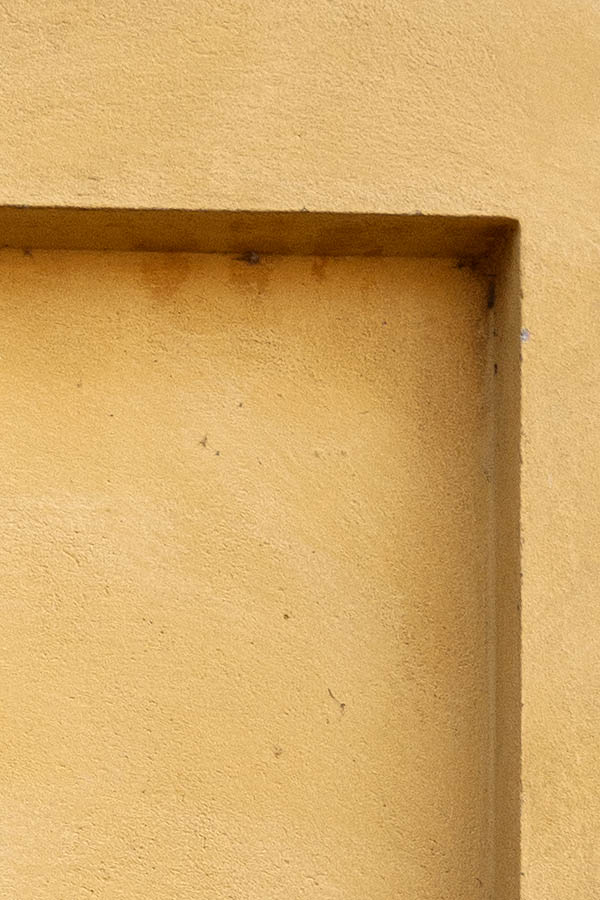 Photo 10033: No window. A yellow embrasure.