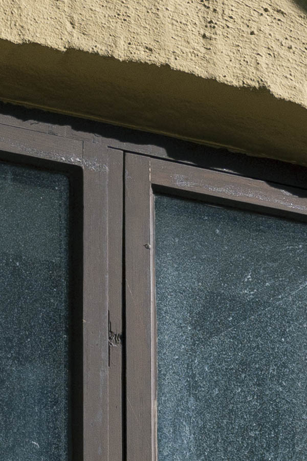 Photo 10313: Brown window with two frames and six panes