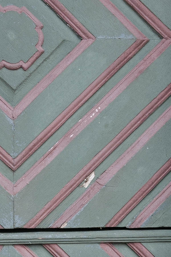 Photo 10554: Carved, green, blue and red half-door made of planks