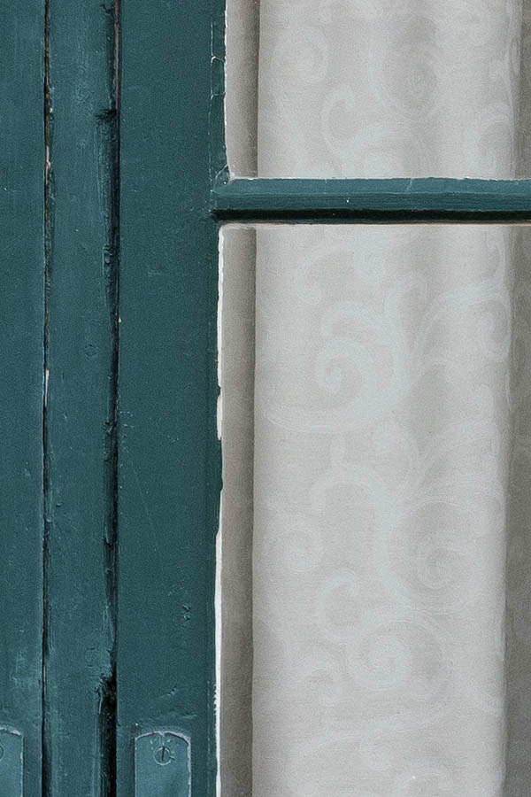 Photo 10603: Green window with two frames and six panes