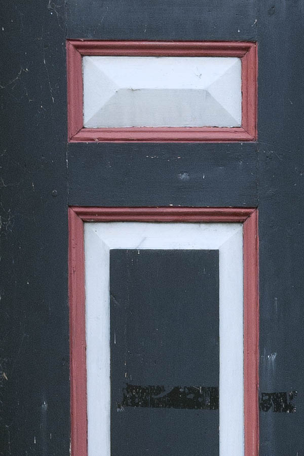 Photo 10667: Panelled, black, red and white double door