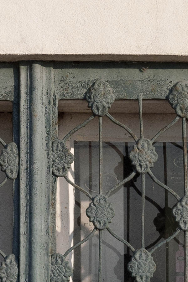 Photo 10742: White cellar window with two frames and lattice