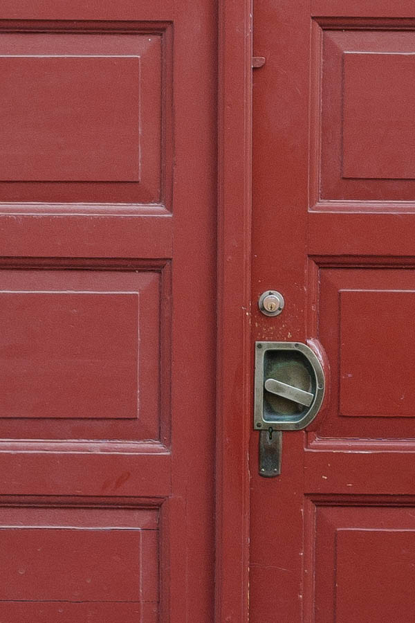 Photo 10848: Formed, panelled, red gate