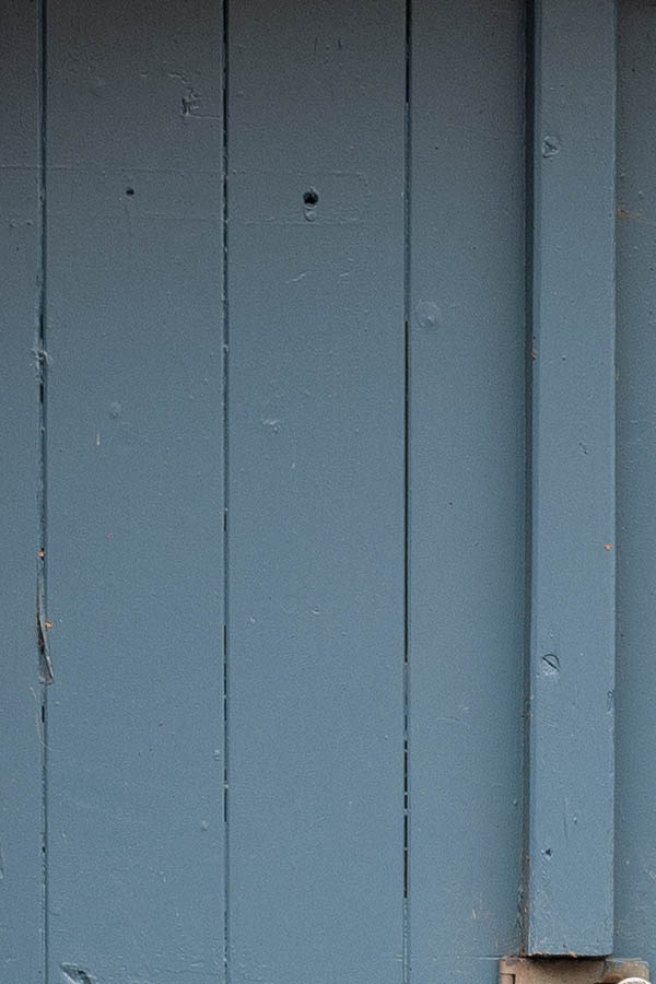 Photo 11390: Worn, teal double door made of planks