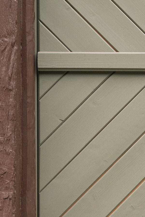 Photo 12428: Light yellow half-door made of planks