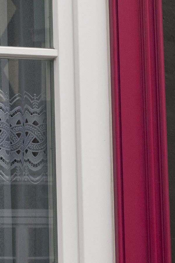 Photo 12677: White and red window with four frames and six panes