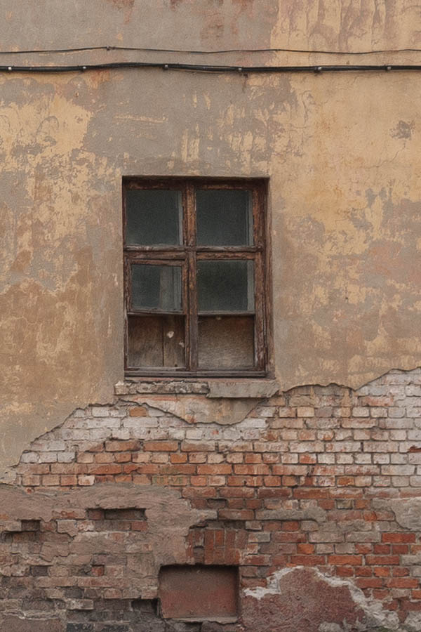 Photo 12790: Facade with black door and 23 windows
