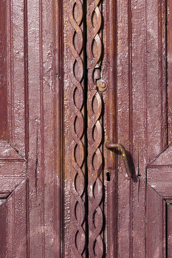 Photo 13378: Carved, formed, panelled, red double door