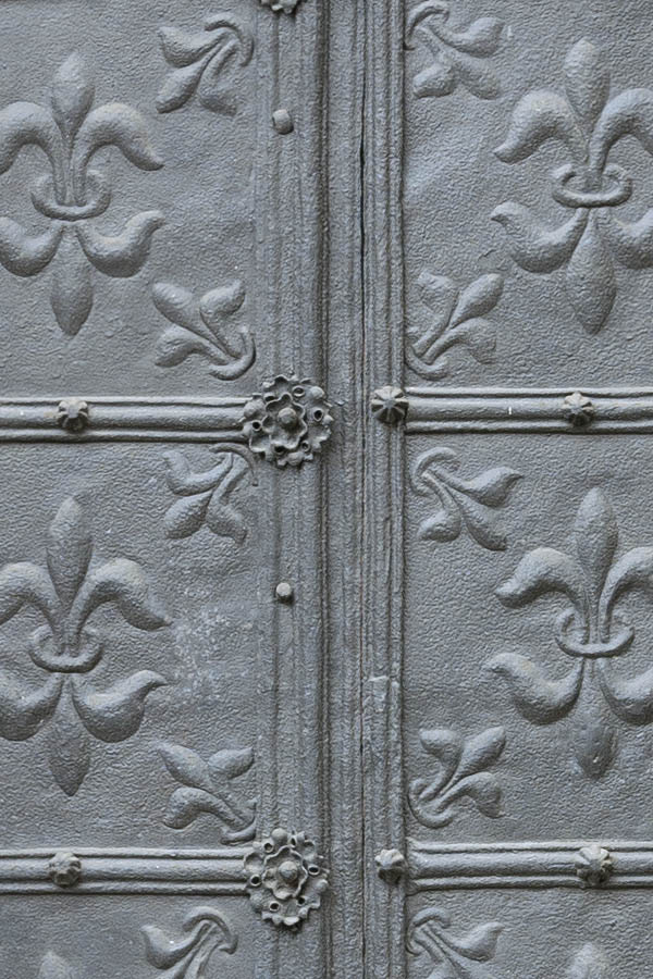 Photo 13704: Black metal double door