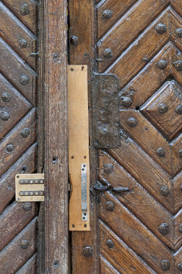 Photo 13749: Narrow, panelled, lacquered double door with barred top window
