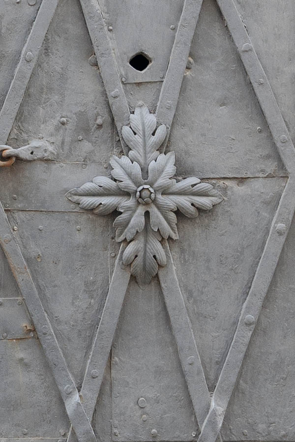 Photo 13783: Grey metal double door with barred top window