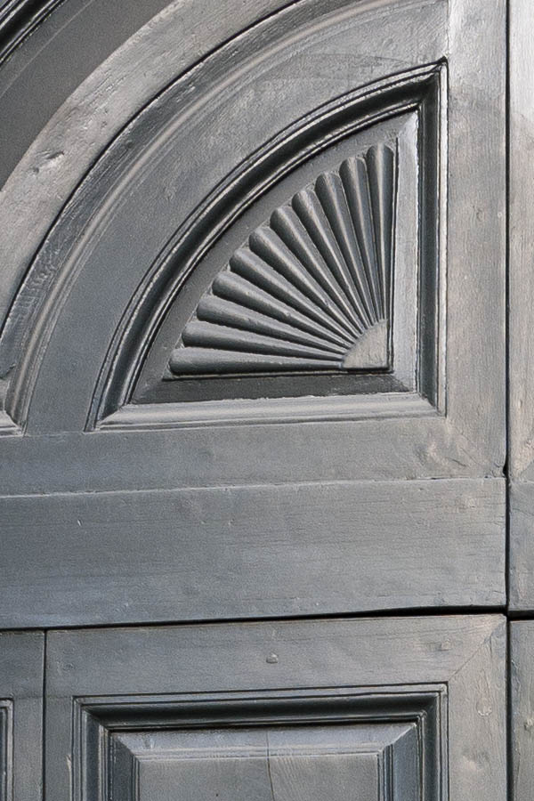 Photo 14765: Formed, carved, black double door with sidepieces