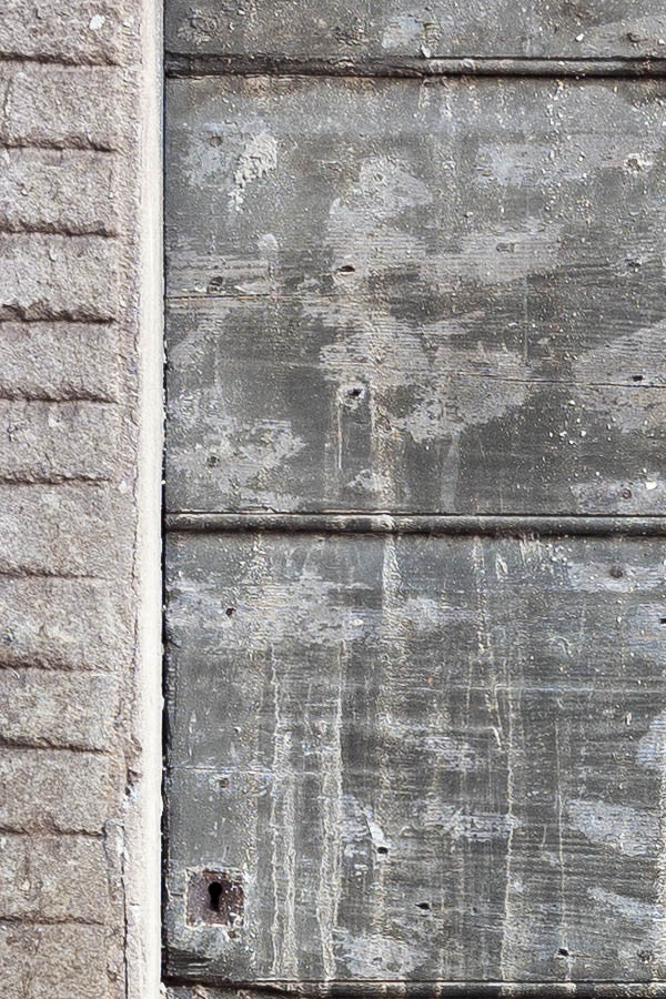 Photo 14822: Decayed, unpainted door of planks