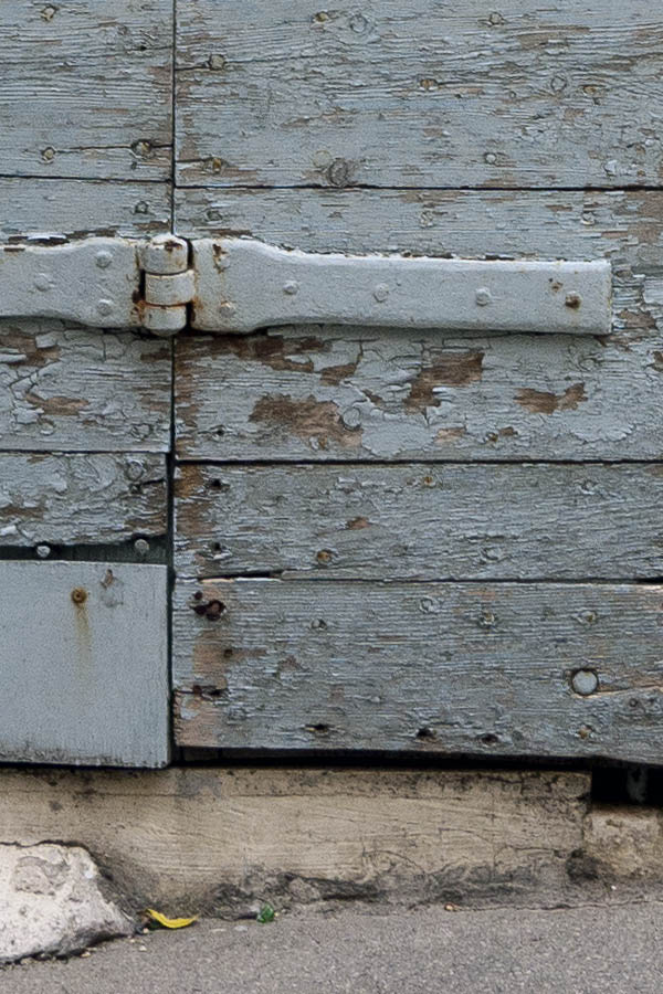 Photo 15364: Worn, grey folding double door made of planks