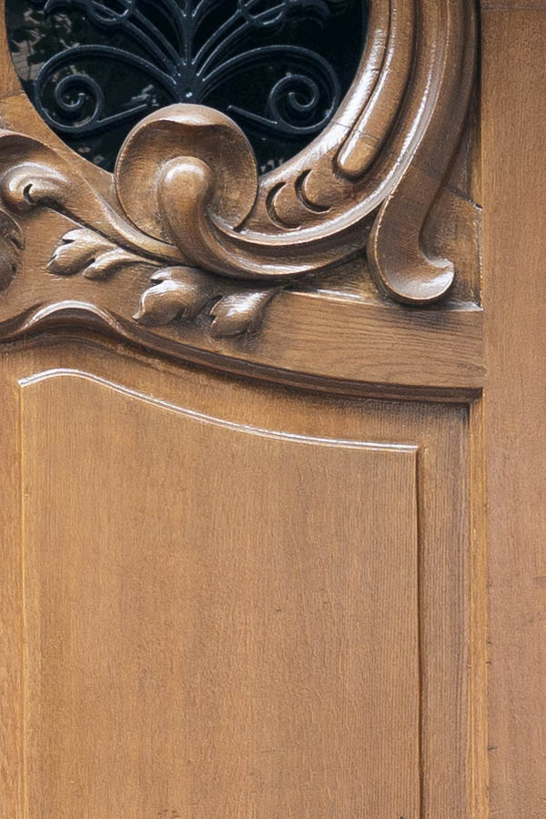 Photo 15579: Formed, carved, lacquered double door with latticed, round door lights
