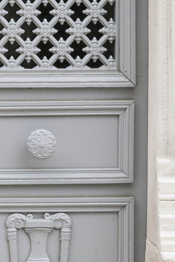 Photo 15582: Grey cast iron double door with latticed door lights