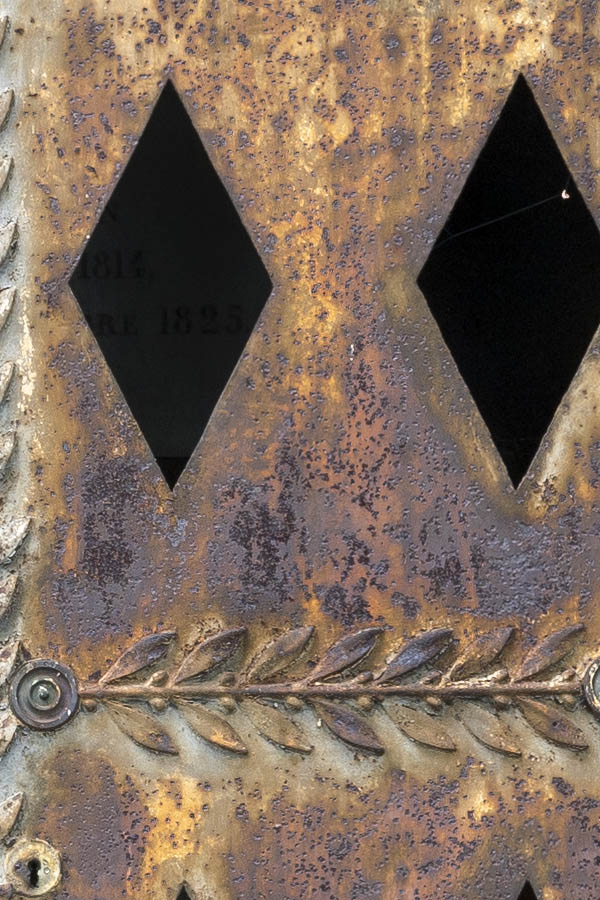 Photo 15597: Worn, rusty and grey metal double door