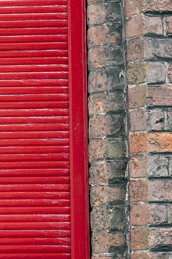 Photo 15838: Red security shutter