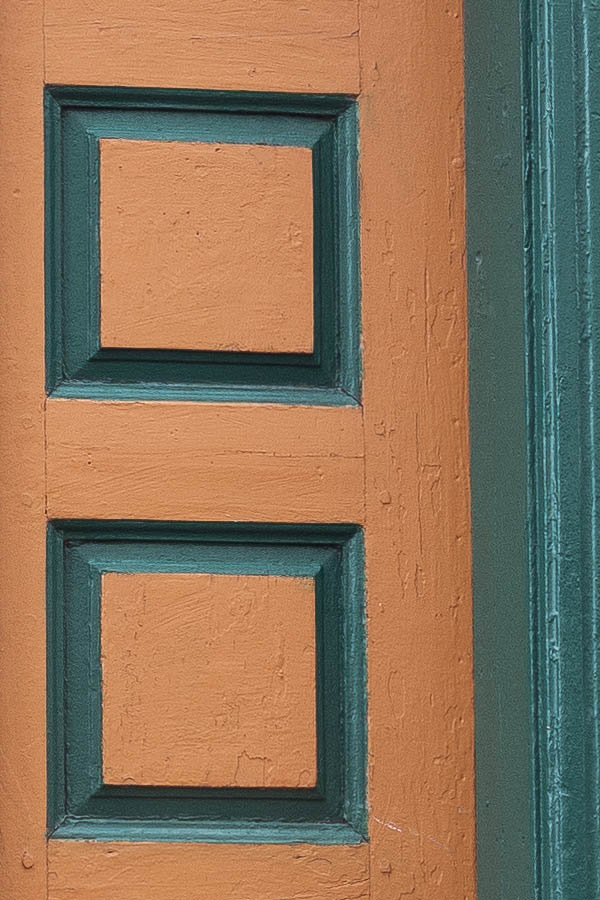Photo 16624: Panelled, orange and green double door