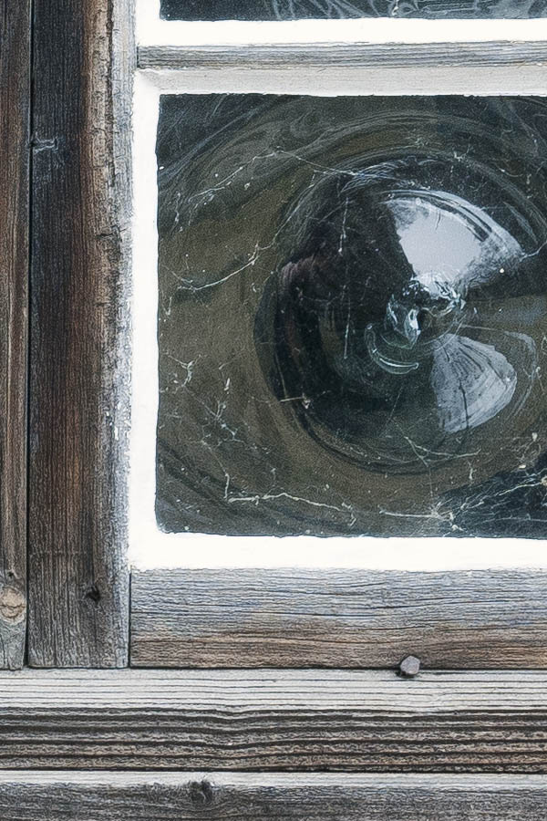 Photo 17268: Oiled window with four bottleglass panes