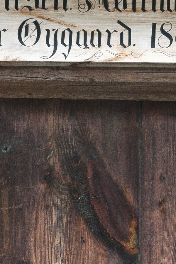 Photo 17274: Oiled door made of boards