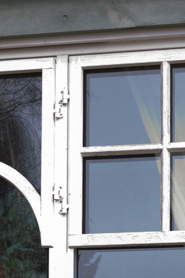 Photo 17404: White window with three panes and false bars